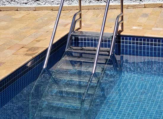 ESCADA PARA PISCINA DE VINIL